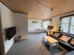 The Yellow House, Beach 5mins Drive, 3BR with free parking, Fast Fiber Internet in Rødby
